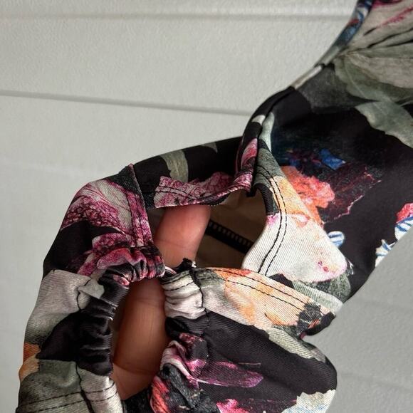 JOCKEY leggings, women's size S, botanical print on black, Capri - Picture 5 of 6